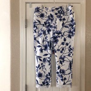 Chico’s So Slimming Girlfriend Crop jeans